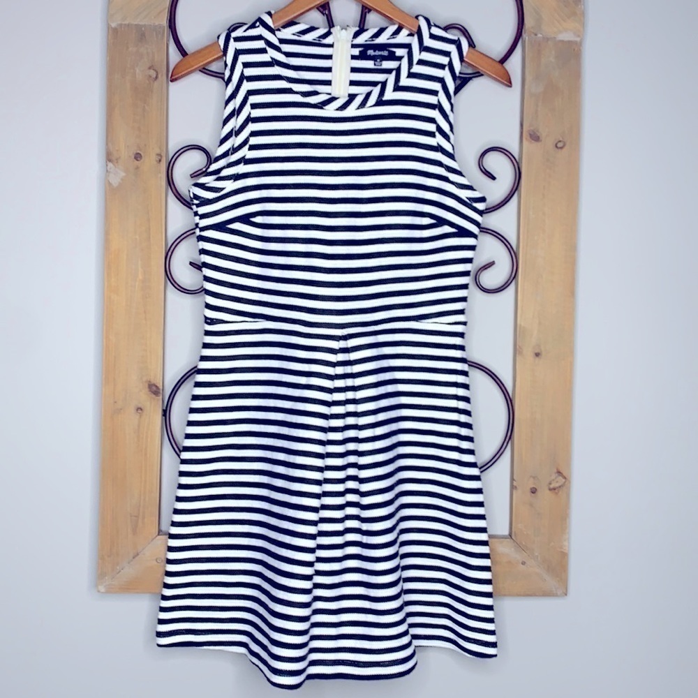 Madewell striped afternoon fit and flare dress - Picture 2 of 11